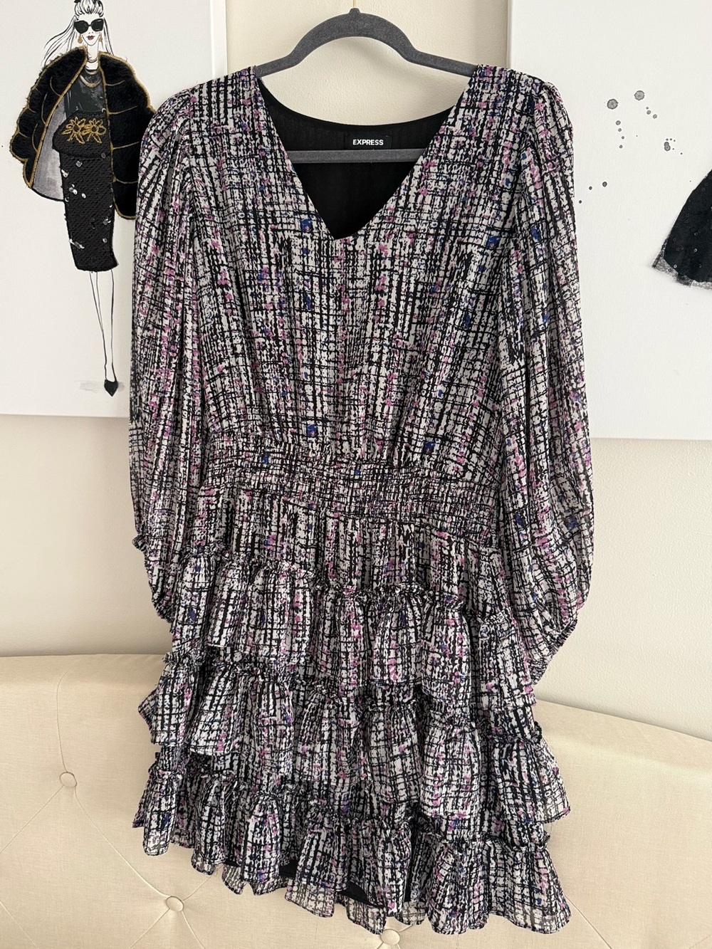 Express Black Multi-Color V-Neck Tiered Long Sleeve Dress